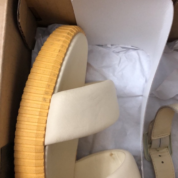 Sorel Ona Streetworks Go To Flat Sandal - Picture 9 of 10